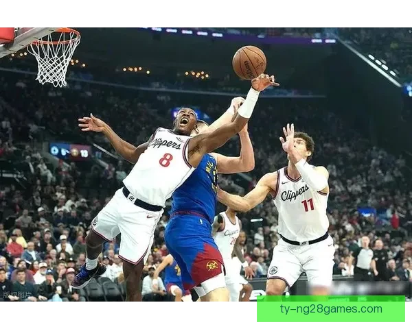 快船新援38分险胜掘金穆雷失罚